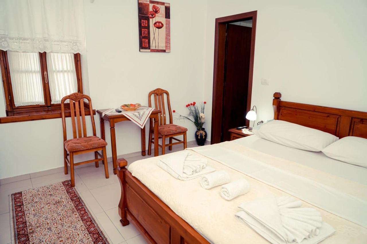 Guesthouse Cico Gjirokastër Eksteriør billede