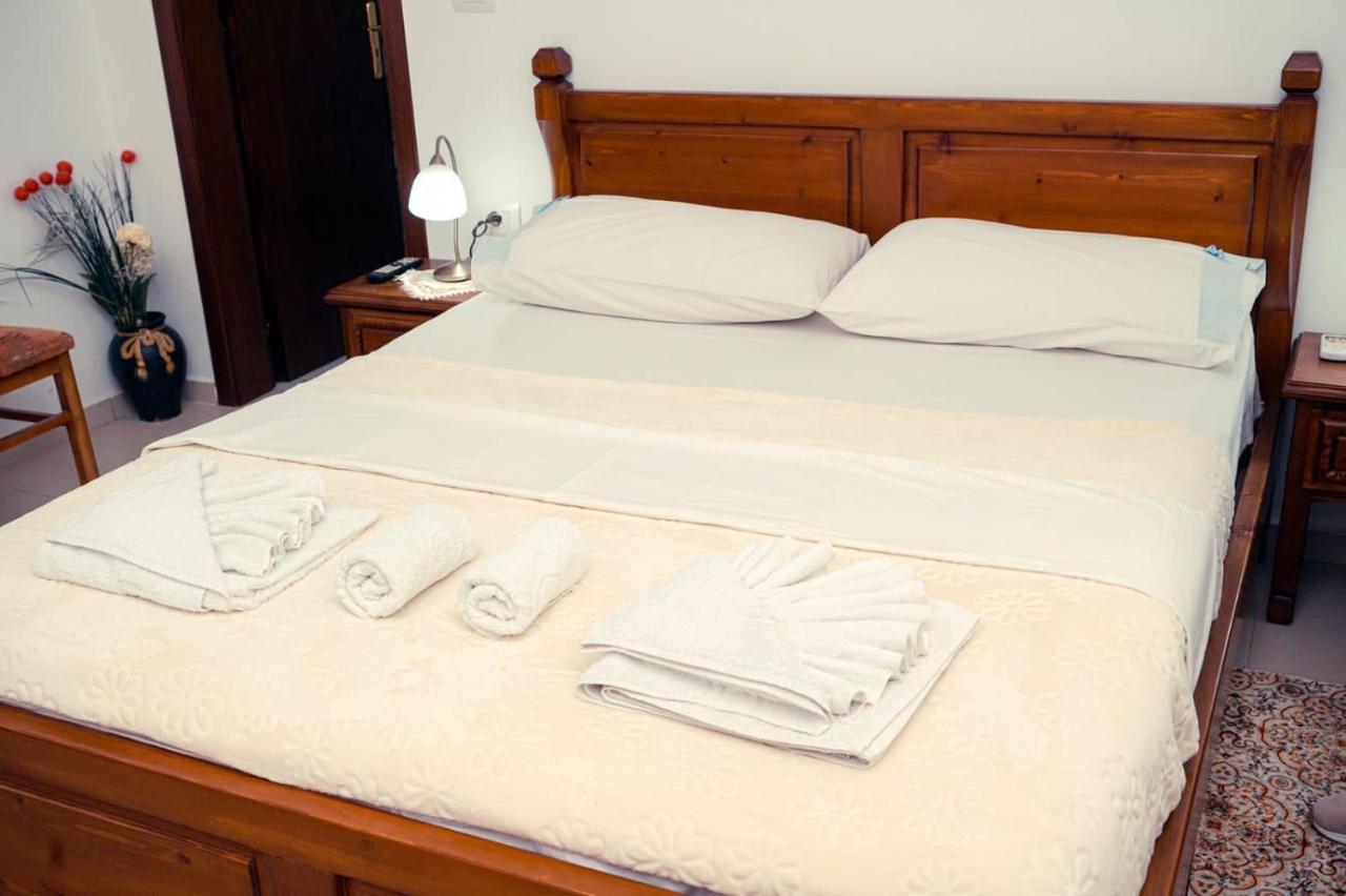 Guesthouse Cico Gjirokastër Eksteriør billede