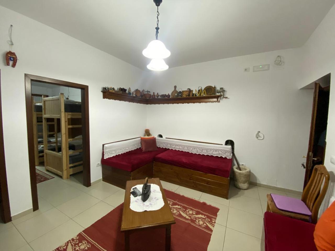 Guesthouse Cico Gjirokastër Eksteriør billede