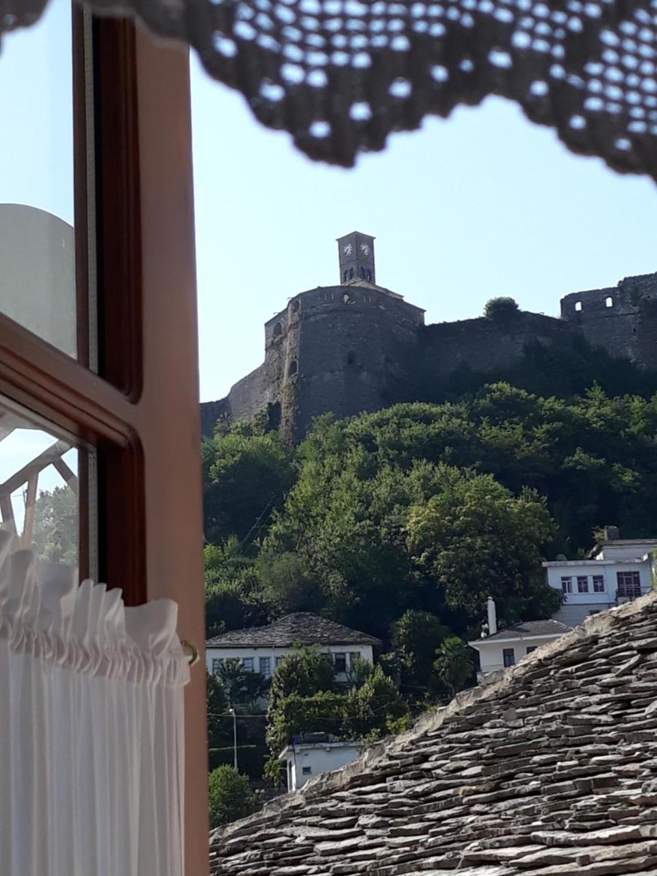 Guesthouse Cico Gjirokastër Eksteriør billede